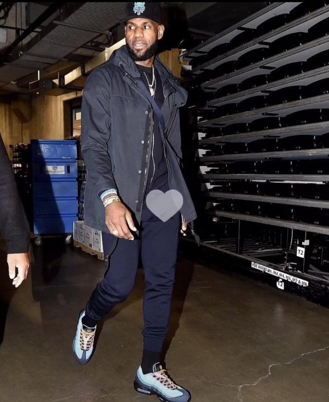 官方：19岁切尔西小将利奥-卡斯尔戴恩租借加盟哈德斯菲尔德（官宣：切尔西19岁新星利奥-卡斯尔戴恩租借赴哈德斯菲尔德）