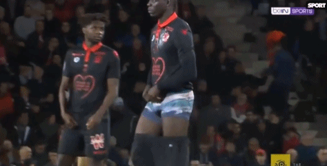 斯基拉：米兰与聚勒律师会面，球员要求至少签约至2028年（斯基拉：米兰会晤聚勒律师，球员盼合同至少延至2028年）