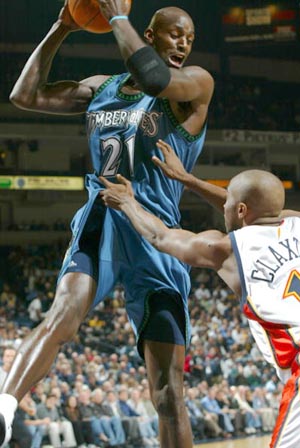 扎鸟给年轻球员建议：和真心对自己好的人在一起，信任这些人（扎鸟告诫年轻球员：与真诚善待你的人同行，并信任他们）