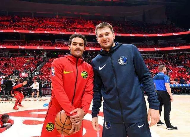 记者：蒋光太、莱昂纳多等人因伤缺阵，首发阵容多人带伤坚持（记者：蒋光太、莱昂纳多等伤停，首发多名球员带伤出战）