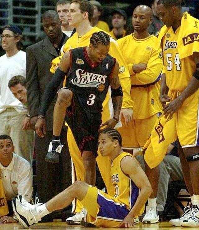 基恩谈阿诺德被嘘：红军球迷极力嘘一个本地孩子，还觉得很有风度（基恩评阿诺德遭嘘：利物浦球迷狂嘘自家本土小将，却自以为有风度）