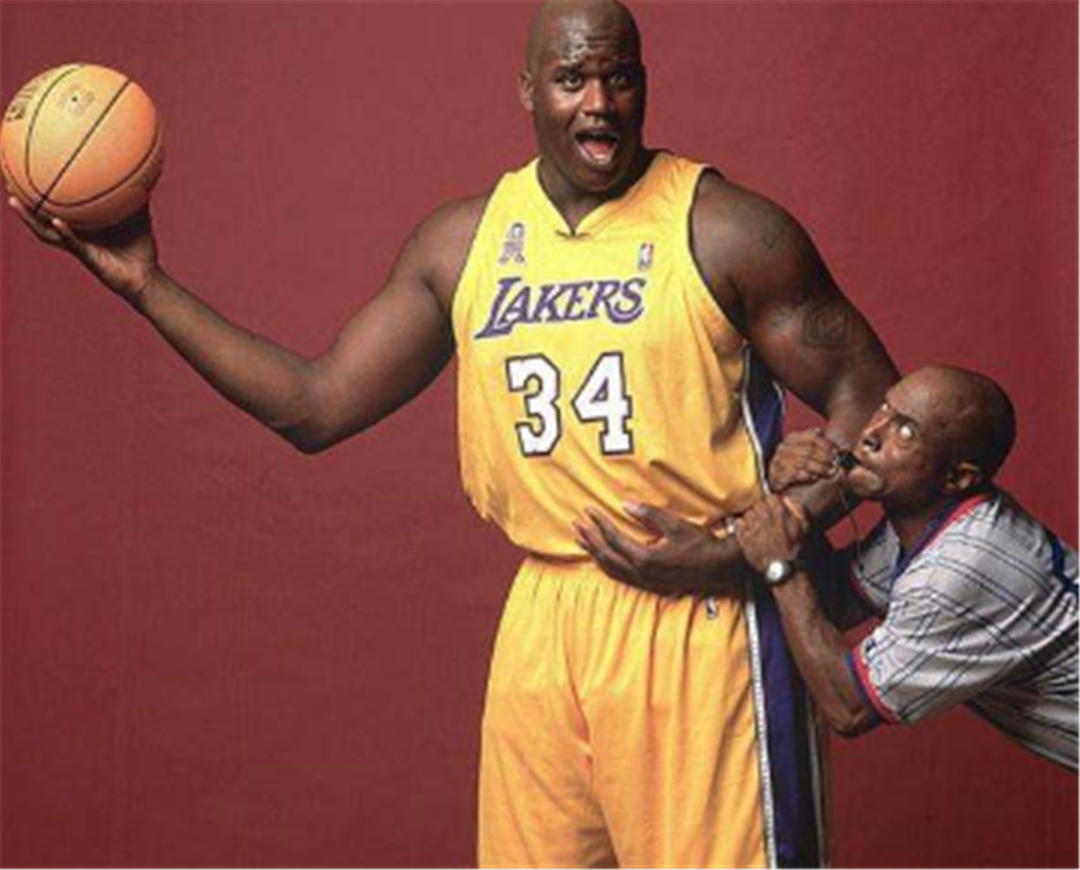 因伤退出国家队后，亚马尔目前已回到巴塞罗那（伤退国家队后，亚马尔已返回巴塞罗那）